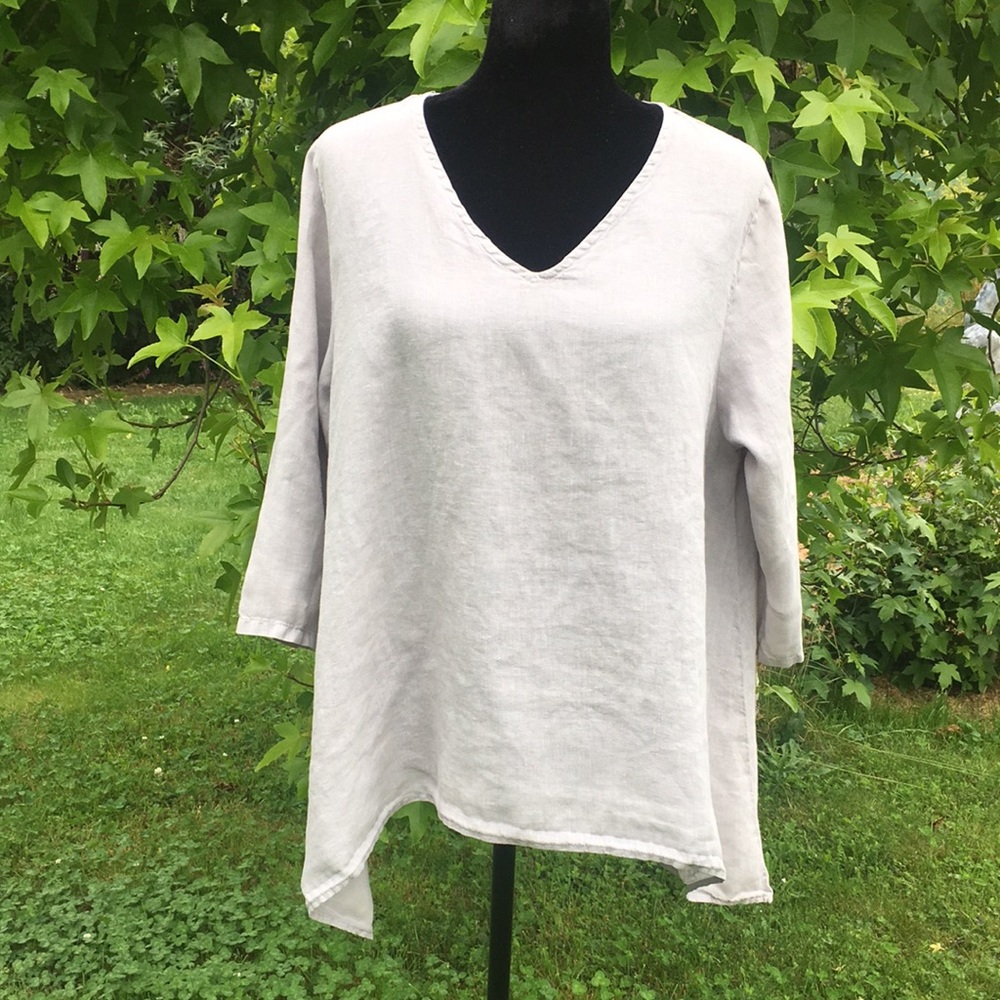Match Point Flowy Linen Top - Picture 2 of 7